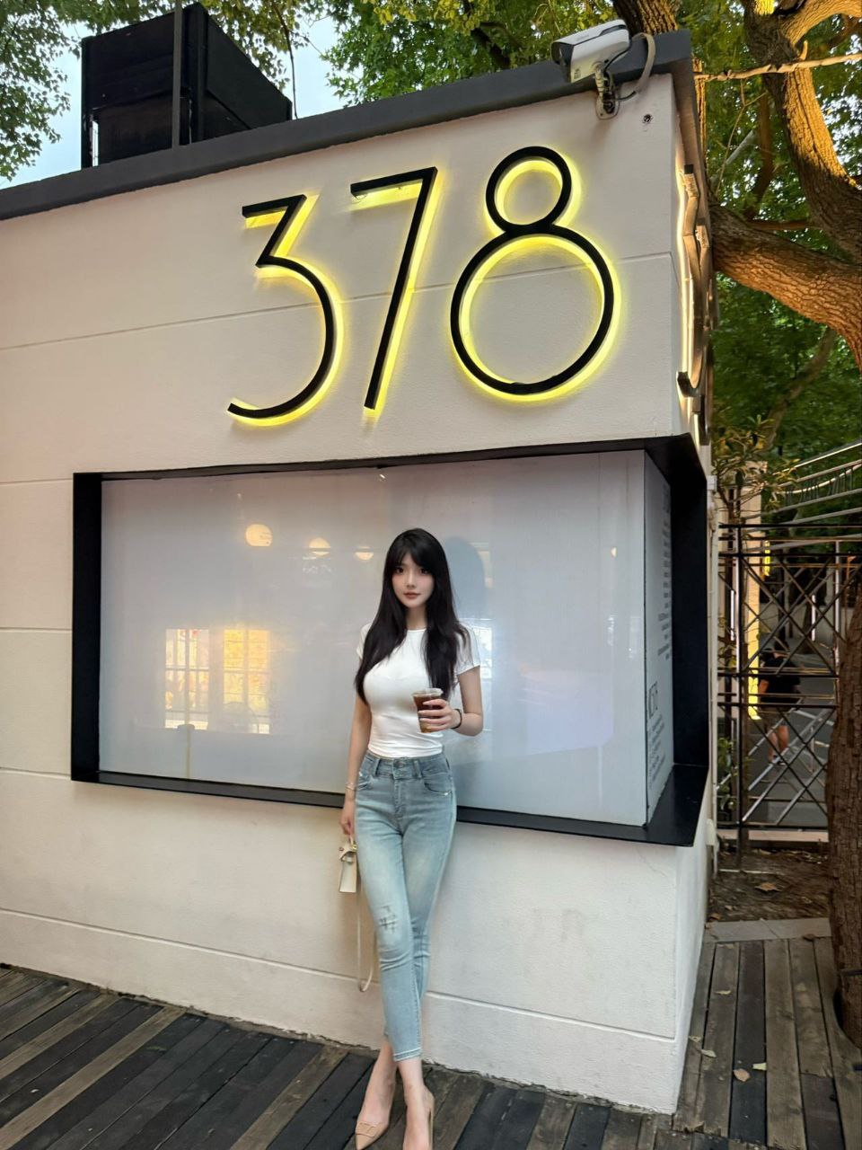真实𝟎𝟑 净𝟏𝟕𝟕纯天然大𝐄 南方女孩 真实某音 博主模特 比例超好 皮肤雪白 前凸后翘 女友feel  超高素质 脾气超好 
